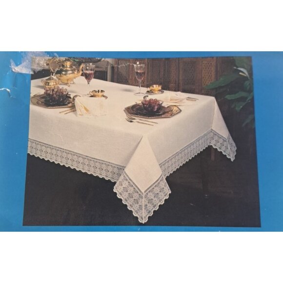 Vintage NEW Oblong Tablecloth White Lace Trim Dacron & Cotton Dynasty 52x70 - Picture 3 of 5